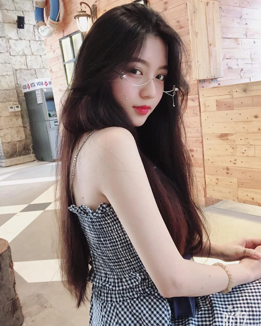 Biết Việt Nam có cả "rổ" girl xinh nhưng Bâu mới chính là người được gọi tên nhiều nhất trên các diễn đàn gái đẹp