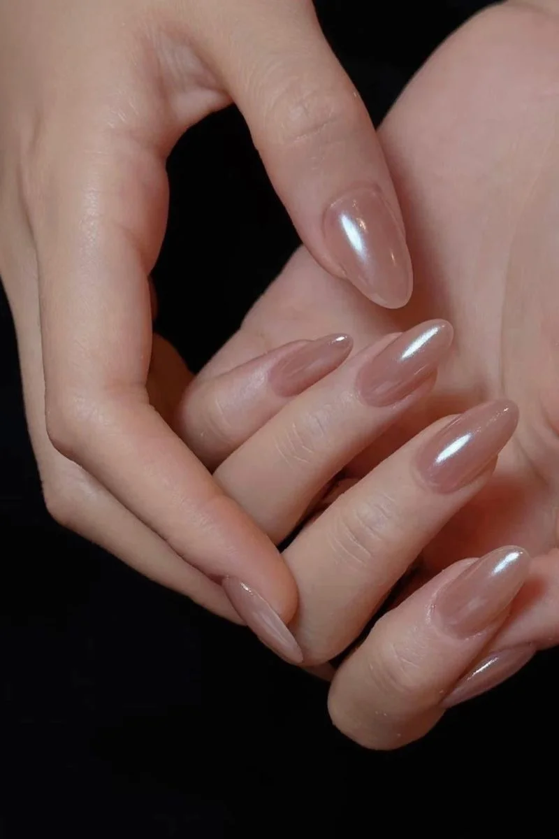 20+ Mẫu Nail Chụp Ảnh Cưới Đẹp Nhẹ Nhàng, Sang Trọng Cho Cô Dâu 2026