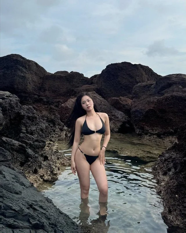 Gái xinh Bắc Giang chào hè với bộ ảnh với bikini hở bạo