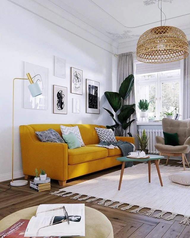Hình nền đẹp cute với phòng khách Scandinavian có sofa vàng, cây xanh và đèn mây đan