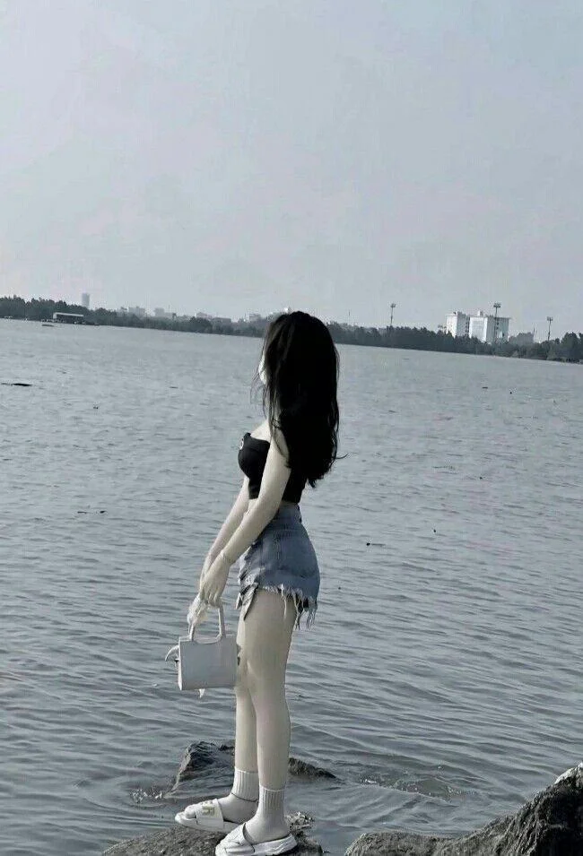 Hình ảnh gái xinh đẹp ngực to sắc đẹp mùa hè