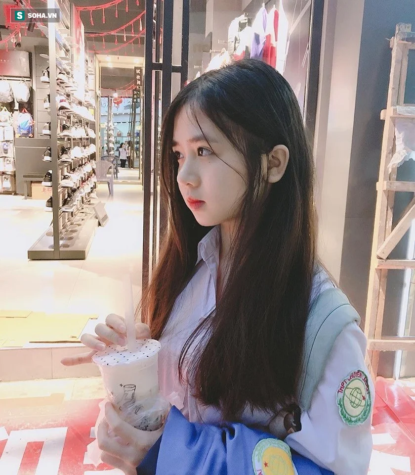 Tân sinh viên trường Luật khiến dân mạng ngẩn ngơ vì vẻ đẹp thơ ngây: 'Em là fan của ngôn tình'