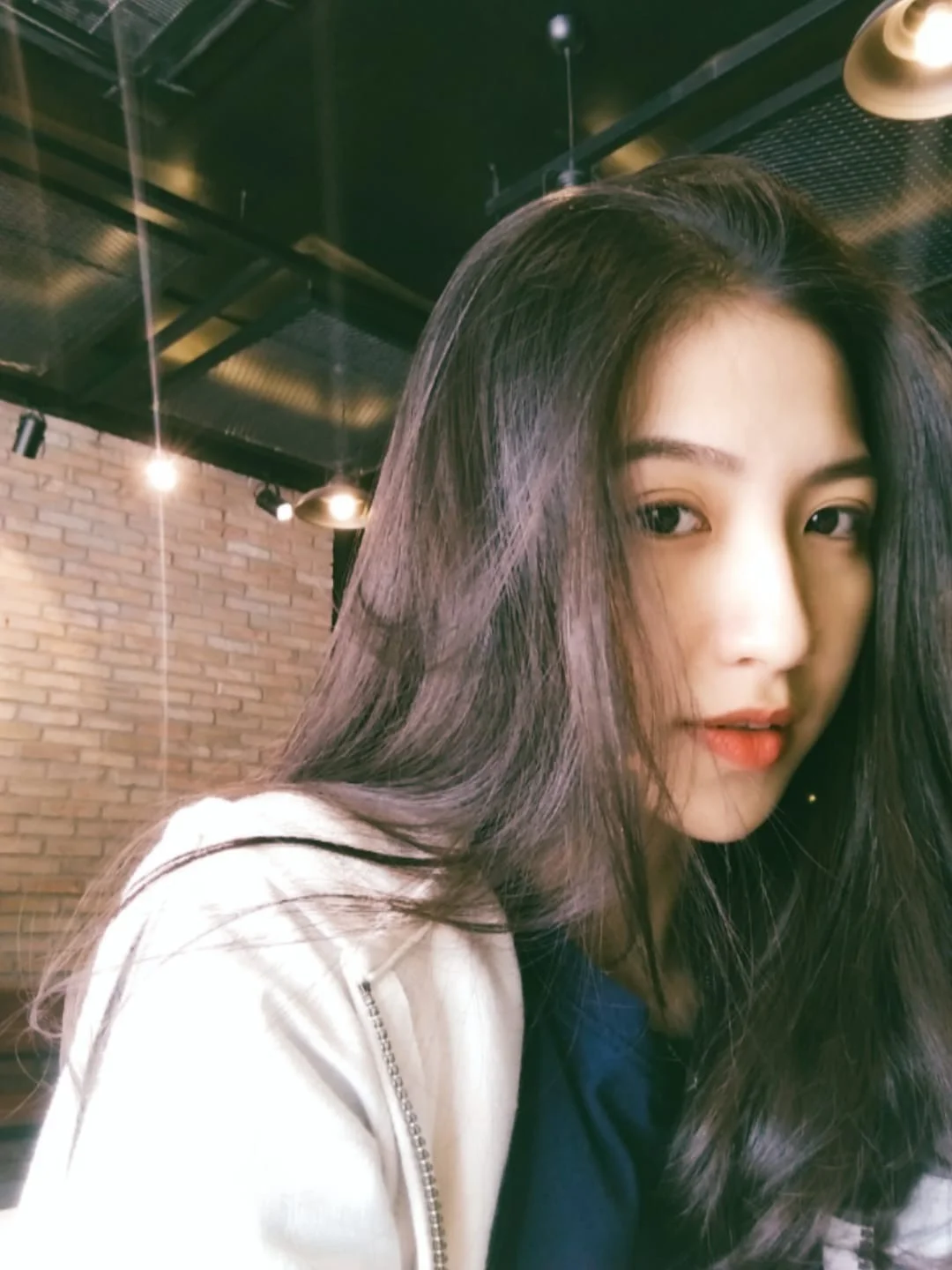 Loạt gái xinh phá tan định kiến sinh viên trường Y chỉ toàn đầu to mắt cận, hy vọng gì có hot girl