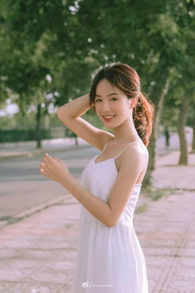 Nữ sinh Ngoại thương sở hữu nét đẹp dịu dàng cùng thành tích học tập nổi bật
