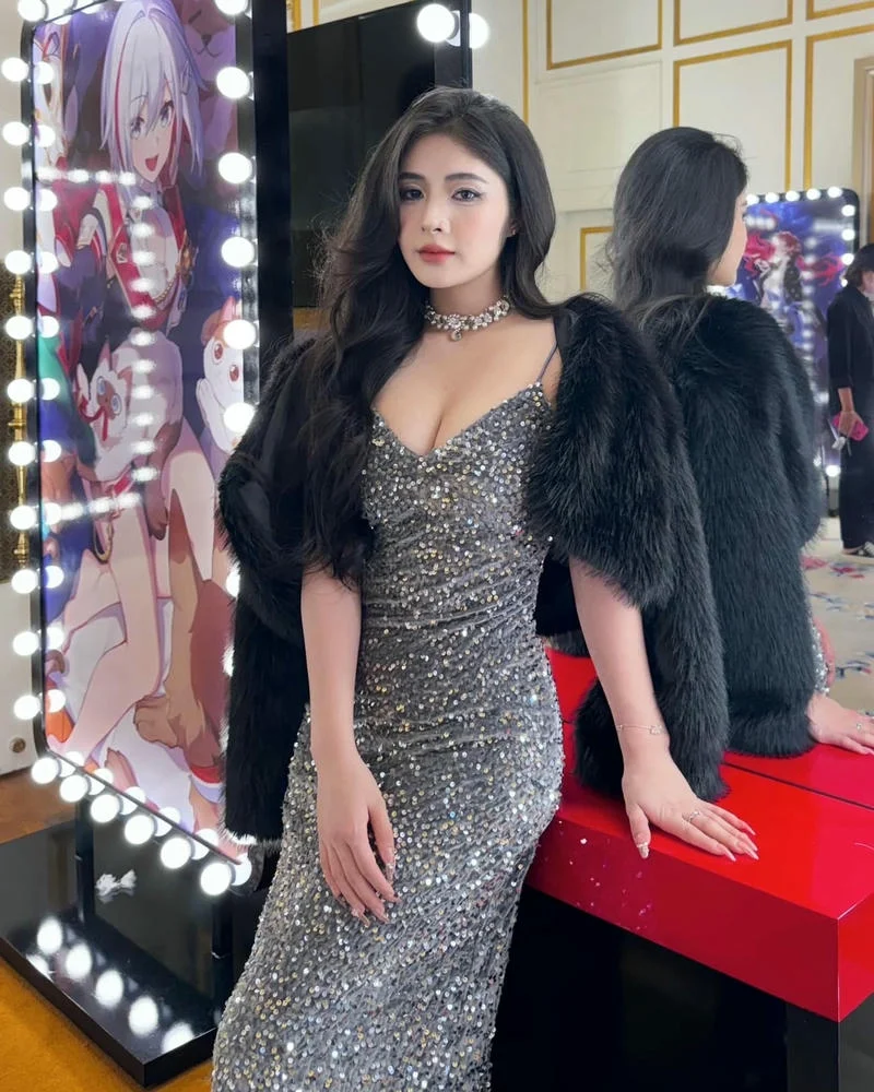 Hình Quỳnh Alee bikini sexy concept đơn giản tinh tế