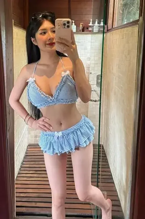 Hình 11 trong bộ sex quỳnh alee