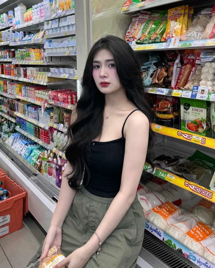 quỳnh alee bikini trong bộ đồ gợi cảm