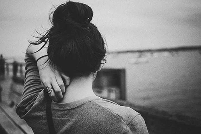 Hình ảnh buồn đẹp về nữ cô đơn và tâm trạng
