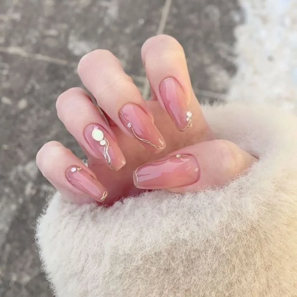 Nail thạch hồng họa tiết ánh kim metallic
